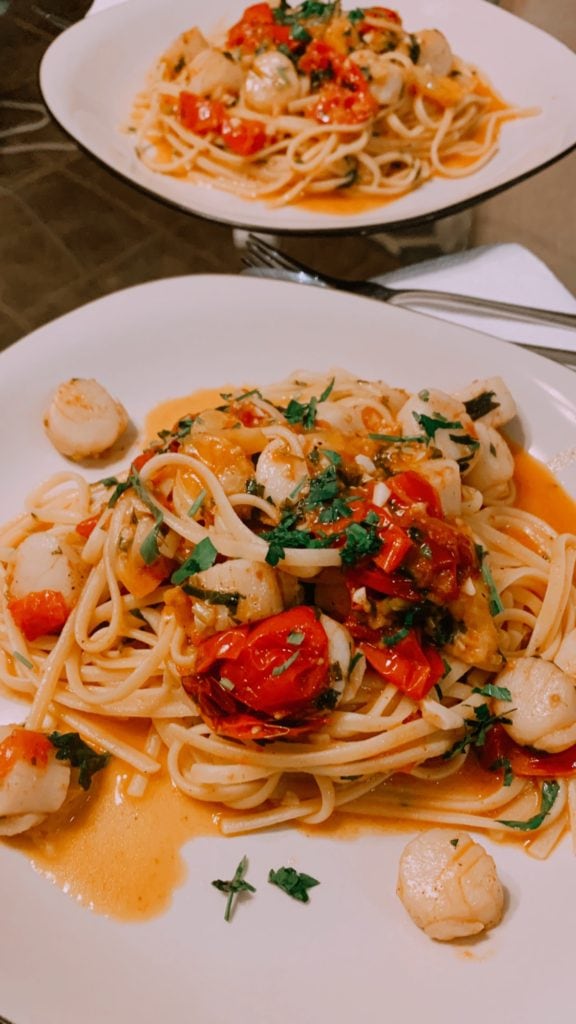 authentic seared scallops pasta in white wine sauce